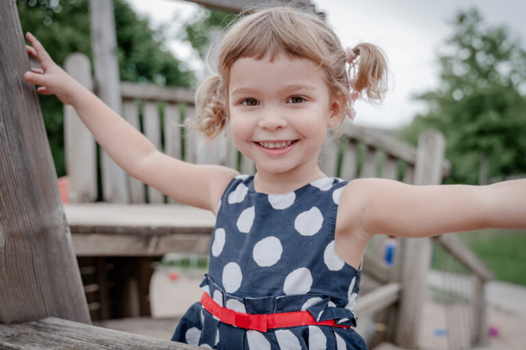 2025JuliHaus_der_kleinen_Hände_Störche_Emily♡_cc_melinaweller.de_23