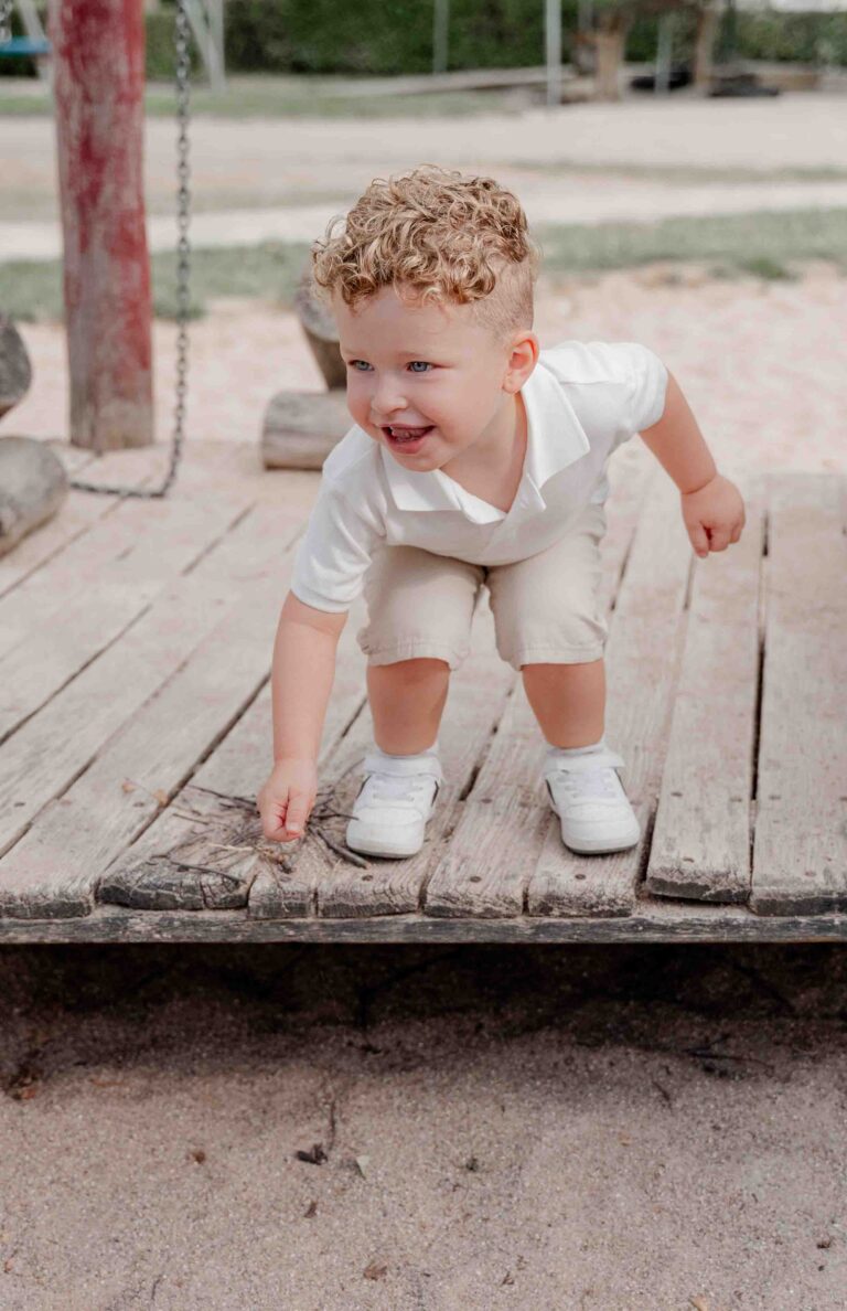 Kitafotografie Melina Weller aus Nußloch, fotografiert Kinder im freien Spiel
